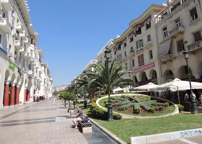 The Urban Chic Nest, By Jo & Key Living - Aristotelous Square * Salonic