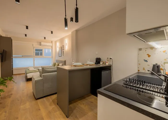 The Urban Chic Nest, By Jo & Key Living - Aristotelous Square 테살로니키