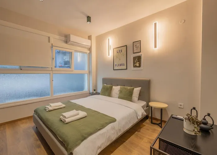 The Urban Chic Nest, By Jo & Key Living - Aristotelous Square *