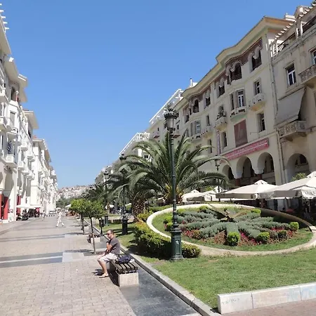 The Urban Chic Nest, By Jo & Key Living - Aristotelous Square * 塞萨洛尼基