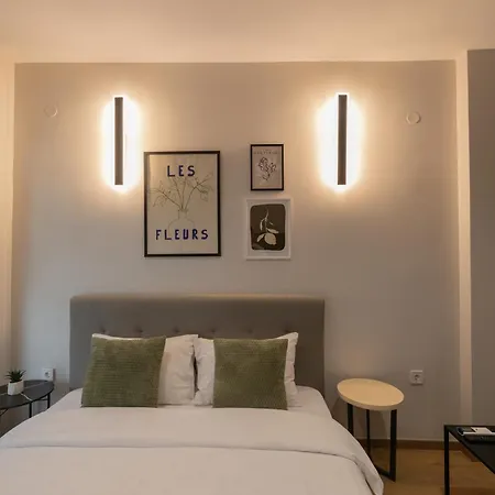 The Urban Chic Nest, By Jo & Key Living - Aristotelous Square *